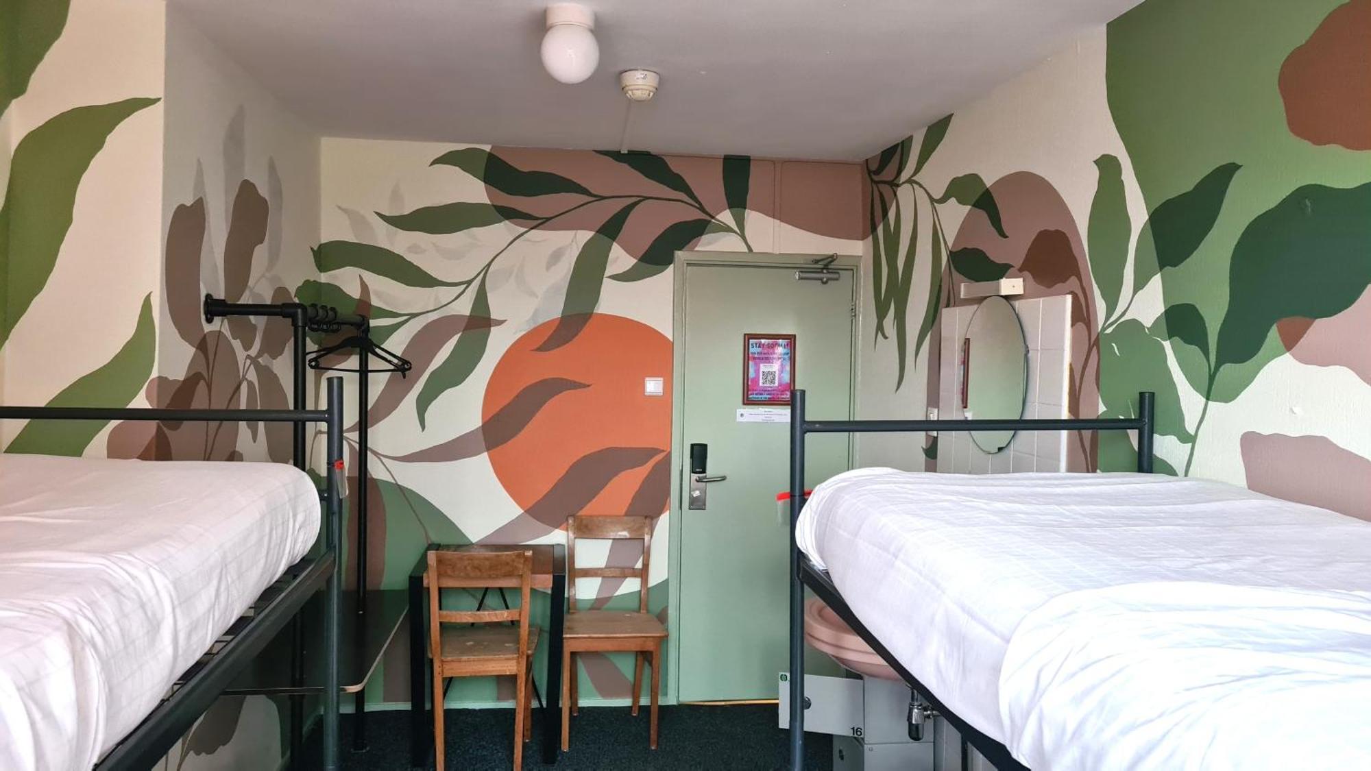 The Flying Pig Beach Hostel Noordwijk Exterior foto